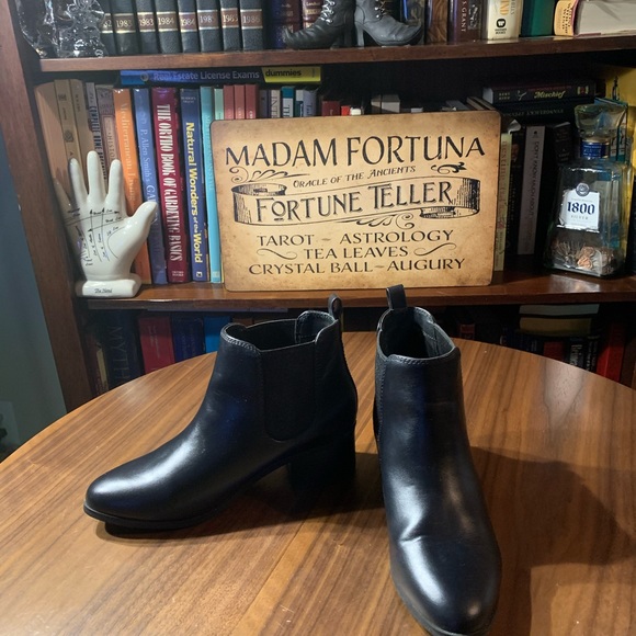 Boots - Picture 5 of 9